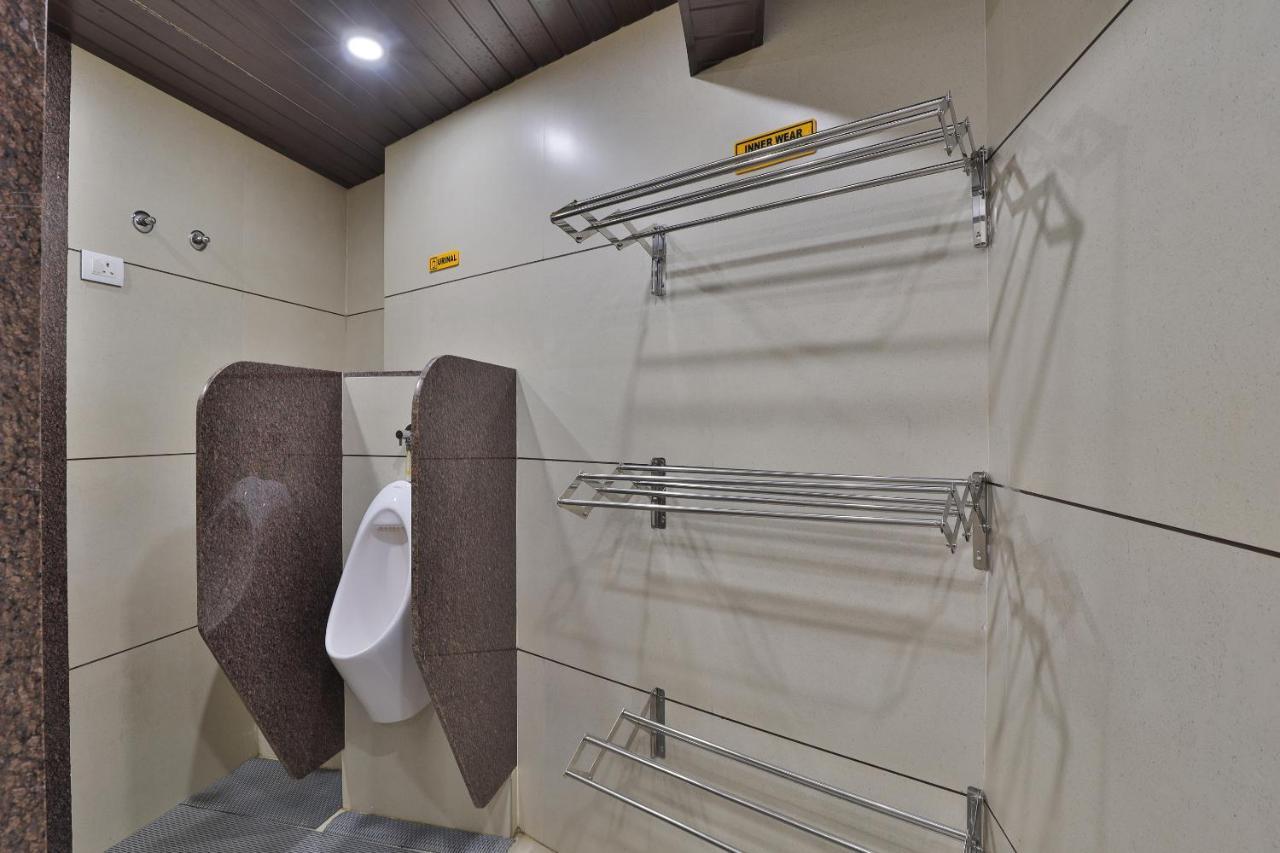 Rest Inn Dormitory Vadodara Luaran gambar