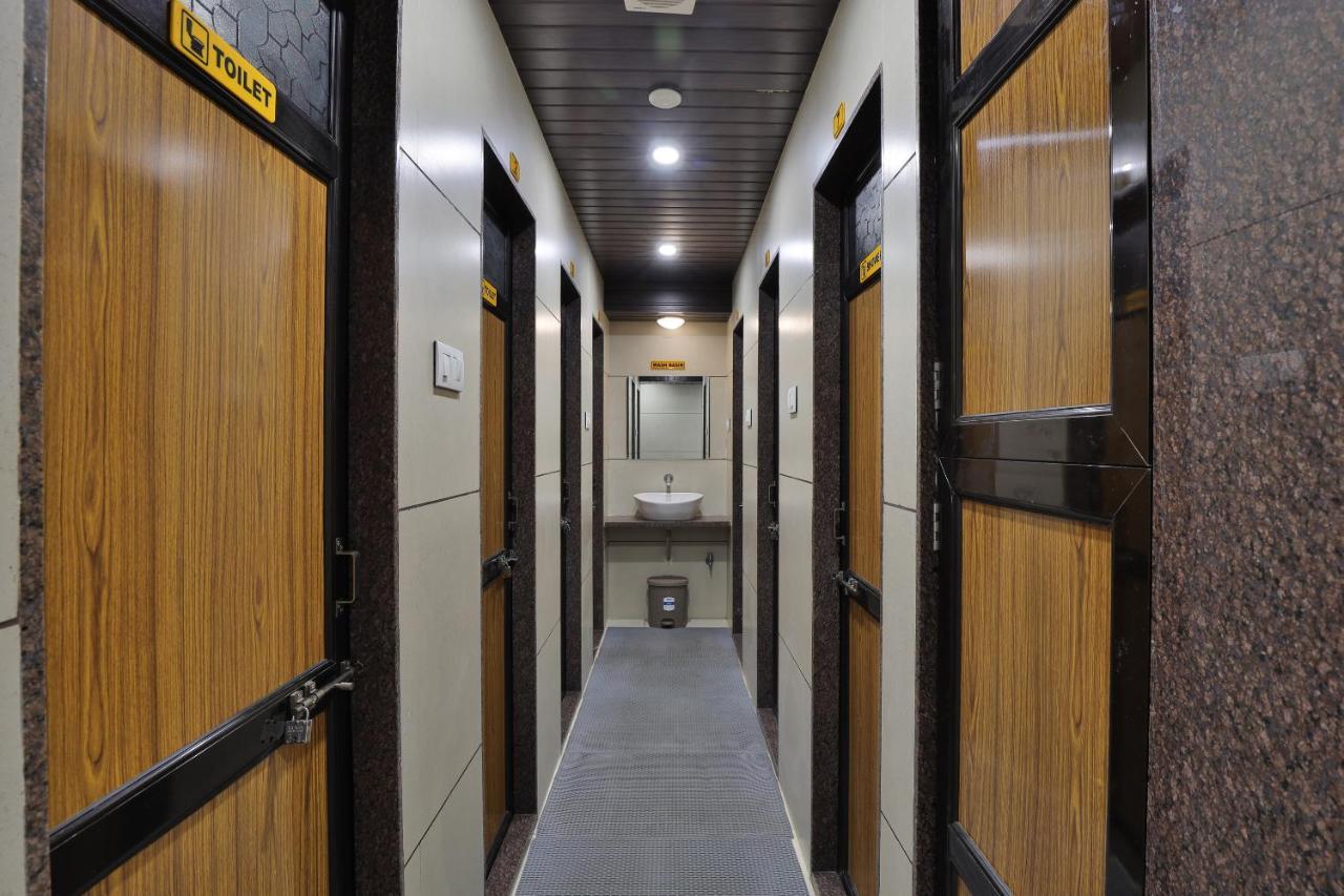 Rest Inn Dormitory Vadodara Luaran gambar