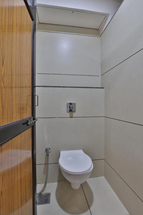 Rest Inn Dormitory Vadodara Luaran gambar