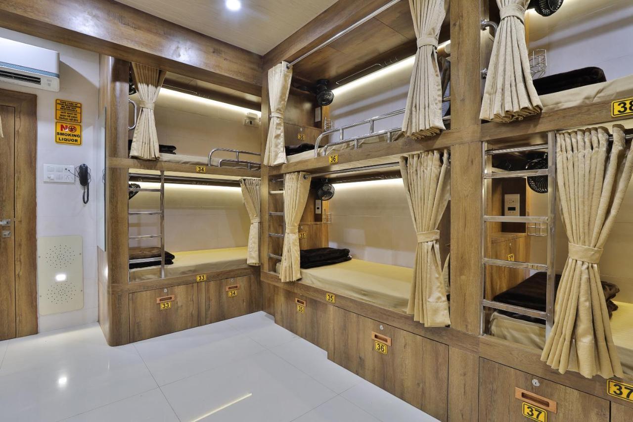 Rest Inn Dormitory Vadodara Luaran gambar